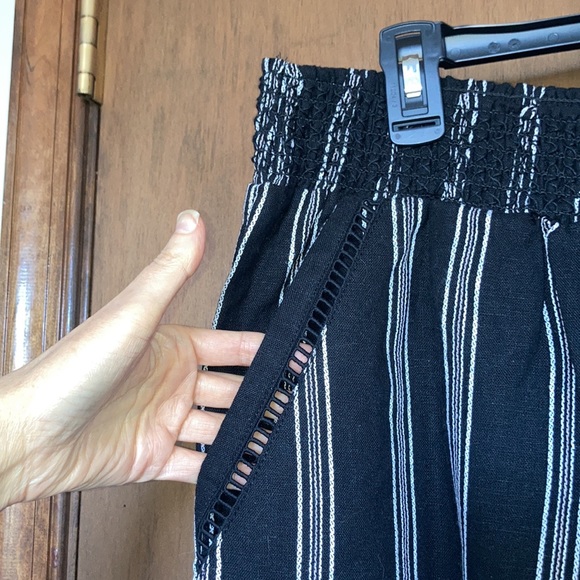 Napa valley striped pull on short w crochet detail linen blend 3X - Picture 6 of 15